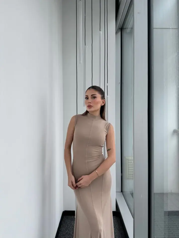 Kolsuz Yarım Bogazlı Uzun Elbise- Bej